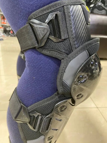 Ones Again Наколенники Carbon Fiber Force в Новосибирске
